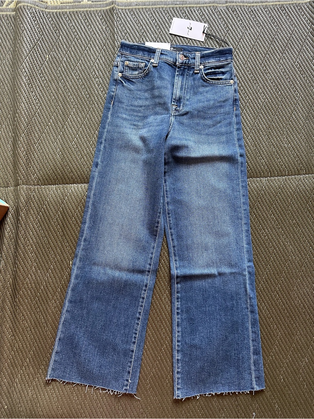 7 For All Mankind Cropped Alexa Raw Hem Ankle Crop Size 23 Jeans 26â Inseam - Picture 2 of 11